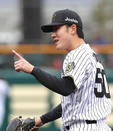 　４回、佐藤啓を一ゴロに打ち取った富田（撮影・北村雅宏）