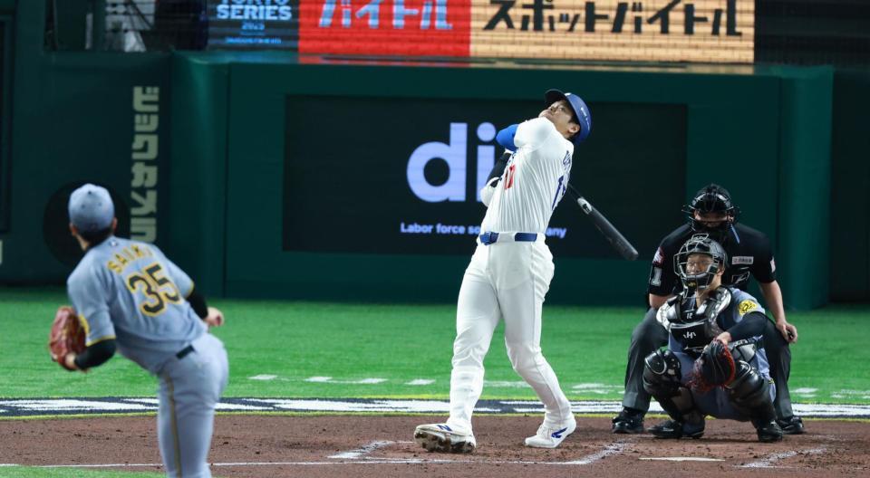 　３回、中飛に倒れる大谷（撮影・金田祐二）