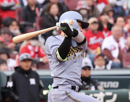 　５回、中前タイムリーを放つ木浪（撮影・市尻達拡）