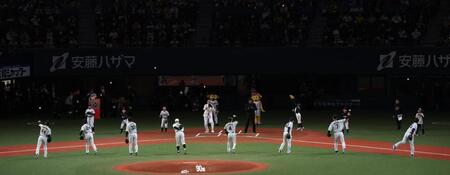 創設90周年の阪神 掛布雅之OB会長らレジェンドOB8人が