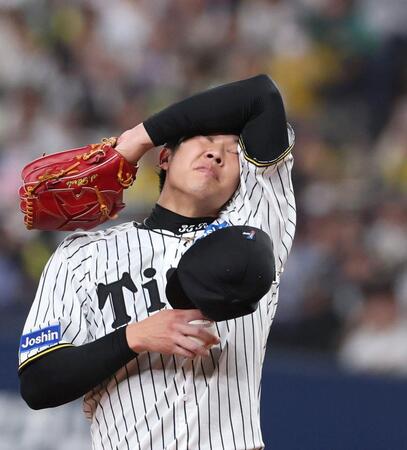 　６回、佐野に勝ち越し適時打を浴びた才木（撮影・北村雅宏）