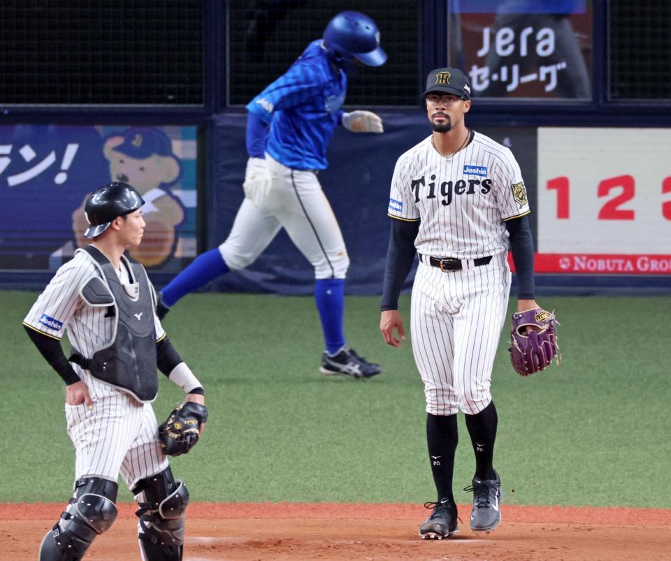 　６回、梶原の適時打で先制点を許すデュプランティエ（撮影・立川洋一郎）