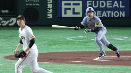 　１回、中前打を放つ中野（撮影・金田祐二）