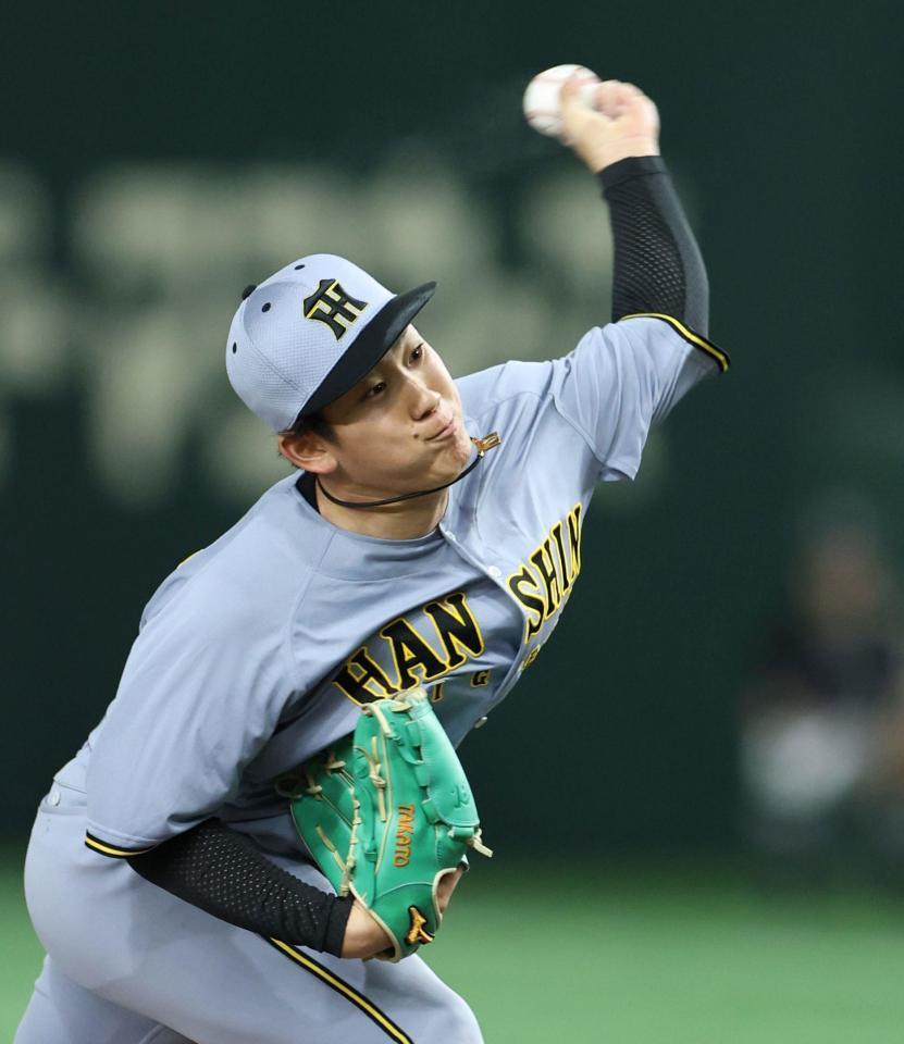 　８回、２番手で登板する伊原（撮影・中田匡峻）