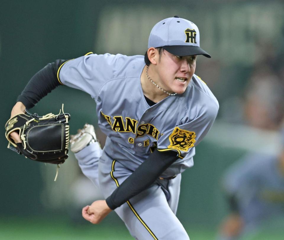 ３回、力投する先発の富田（撮影・中田匡峻）