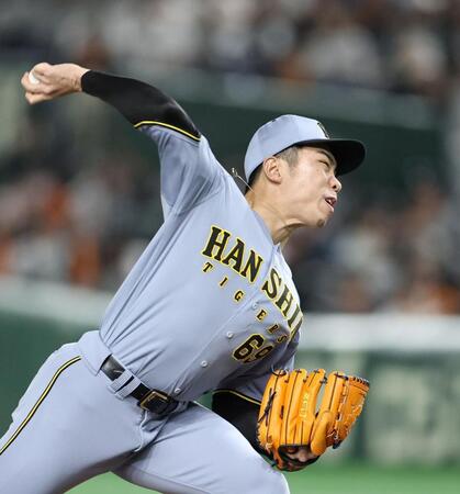 　７回、３番手で登板する石井（撮影・中田匡峻）