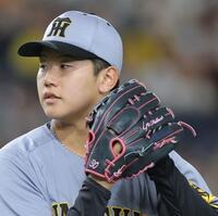 　刺しゅうの入った門別のグラブ（撮影・西岡正）