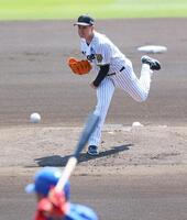 　中日打線を相手に力投する大竹（撮影・立川洋一郎）