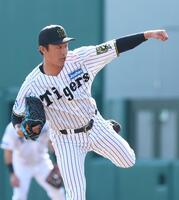 　７回表に登板し１イニングを無失点に抑えた島本（撮影・立川洋一郎）