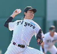 　８回表に登板し１イニングを無失点に抑えた湯浅（撮影・立川洋一郎）