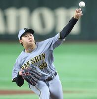 　力投する門別（撮影・中田匡峻）