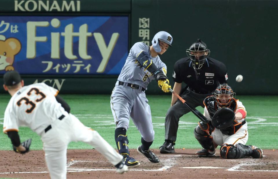 阪神・佐藤輝 進化の証明！左へ2発 1本目は球団通算8500号