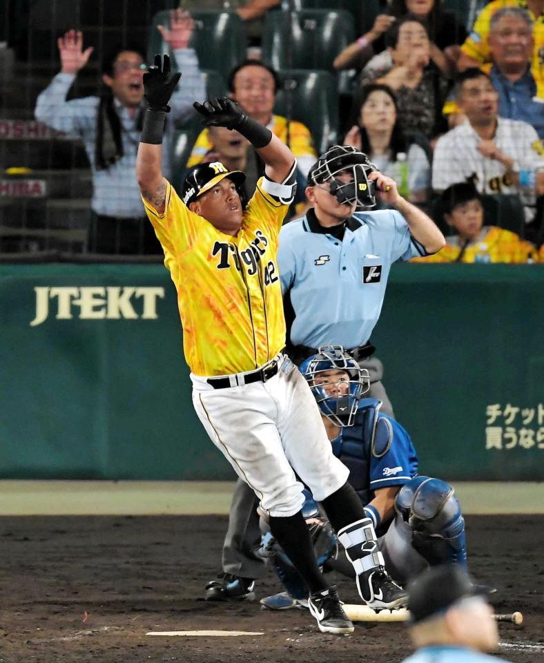 阪神・佐藤輝 進化の証明！左へ2発 1本目は球団通算8500号