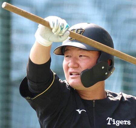 　試合前、トレーニングする渡辺（撮影・北村雅宏）