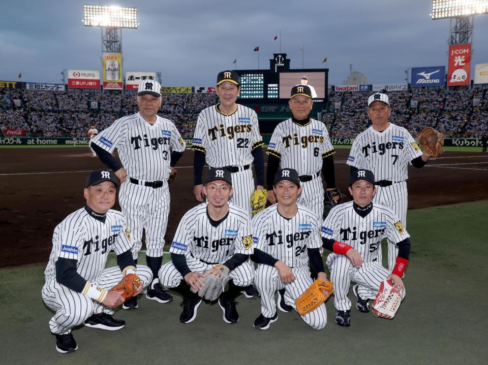 　（前列左から）金本知憲氏、鳥谷敬氏、桧山進次郎氏、赤星憲広氏。（後列左から）掛布雅之氏、田淵幸一氏、藤田平氏、真弓明信氏