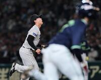 　６回、２度目の暴投で生還を許す工藤（撮影・田中太一）