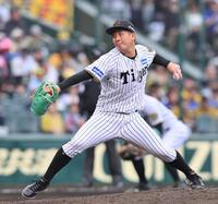 　６回、３番手で登板する伊原（撮影・西田忠信）