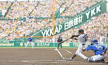 　１回、左前打を放つ中野（撮影・北村雅宏）