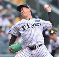 　６回、３番手で登板する伊原（撮影・西田忠信）