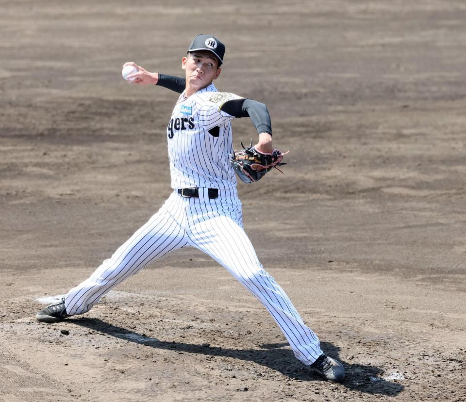 　シート打撃に登板する今朝丸（撮影・石井剣太郎）