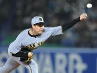 　１０回、７番手で登板する及川（撮影・中田匡峻）