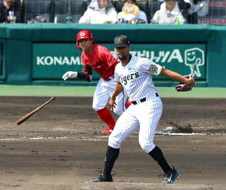 　２回、羽月に中前２点適時打を許すデュプランティエ（撮影・山口登）