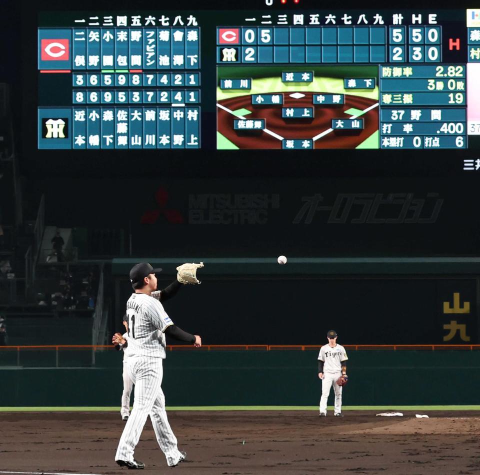 阪神・村上 まさか自己ワースト1イニング5失点 72年ぶり開幕投手の