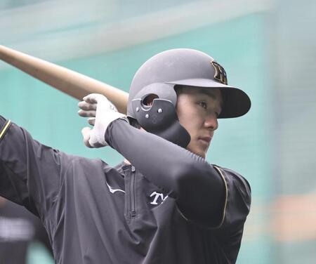 　打撃練習をする小幡（撮影・田中太一）