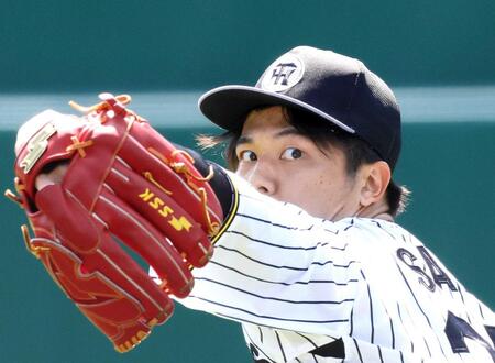 　キャッチボールをして調整する才木（撮影・立川洋一郎）