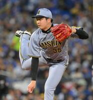 　力投する先発の才木（撮影・伊藤笙子）