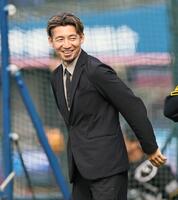 　笑顔を見せる鳥谷敬氏（撮影・田中太一）