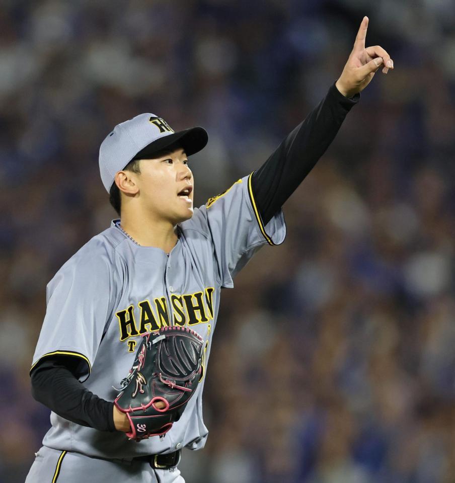 　６回、佐野を捕邪飛に打ち取る門別（撮影・田中太一）