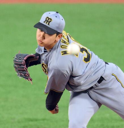 　力投する先発の門別（撮影・伊藤笙子）