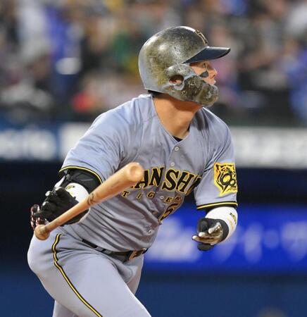 　２回、中越え二塁打を放つ前川（撮影・伊藤笙子）