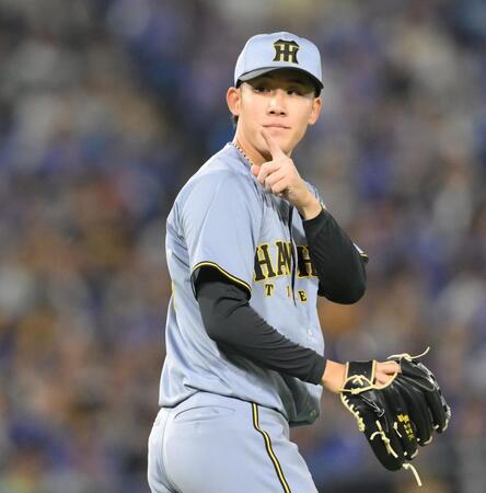 　５回、三森を遊ゴロに打ち取った富田（撮影・伊藤笙子）