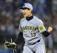 　最後を締め、ガッツポーズを決める岩崎