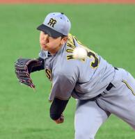 　力投する先発の門別（撮影・伊藤笙子）