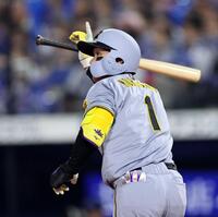 　７回、勝ち越し２ランを放つ森下（撮影・田中太一）