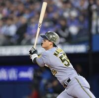 　２回、二塁打を放つ前川（撮影・田中太一）