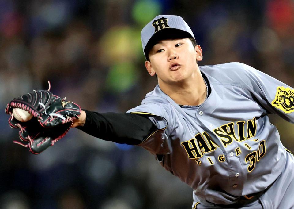 　５回、山本の打球を好捕する門別