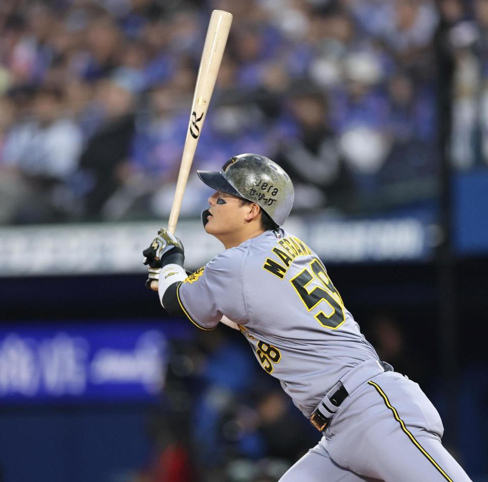 　２回、二塁打を放つ前川（撮影・田中太一）