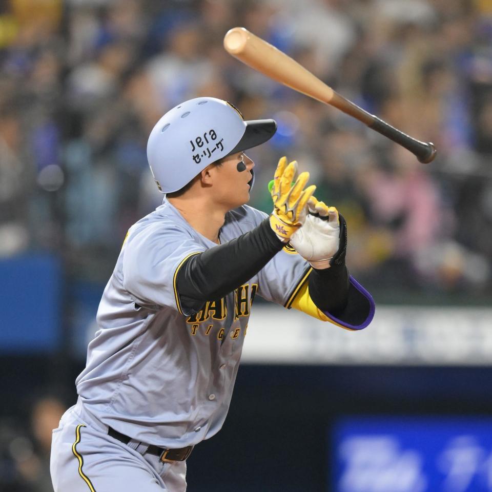 　７回、左越え２ランを放つ森下（撮影・伊藤笙子）