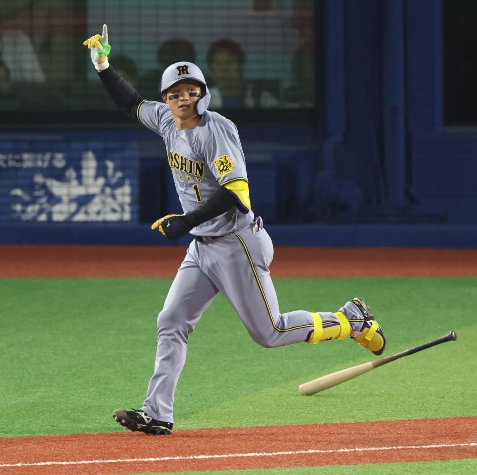 　７回、勝ち越し２ランを放つ森下（撮影・金田祐二）