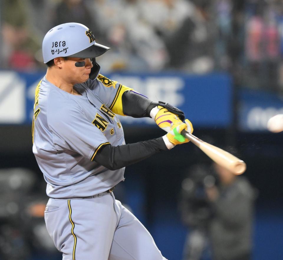 　７回、左越え２ランを放つ森下（撮影・伊藤笙子）