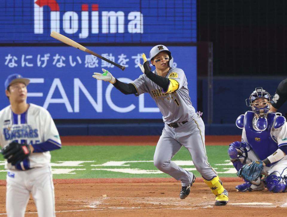 　７回、勝ち越し２ランを放つ森下（撮影・金田祐二）