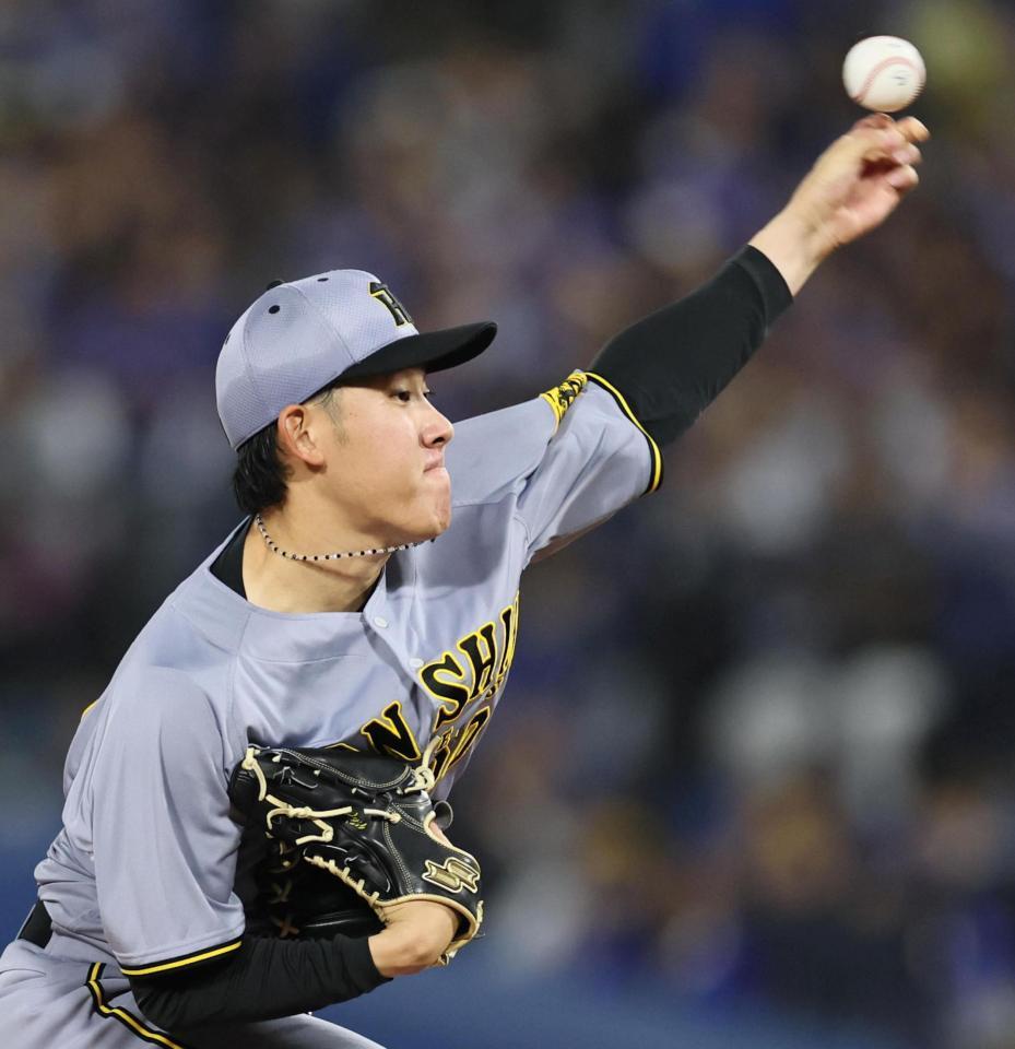 　先発し投げ込む富田（撮影・田中太一）