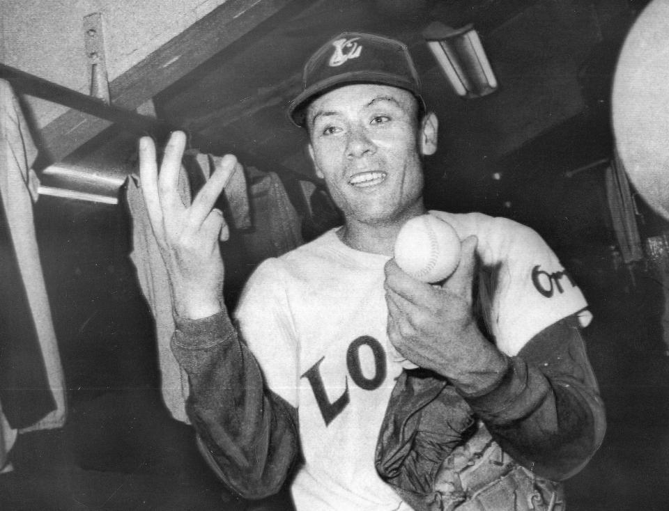 　通算３０００奪三振を達成した小山氏＝７１年６月