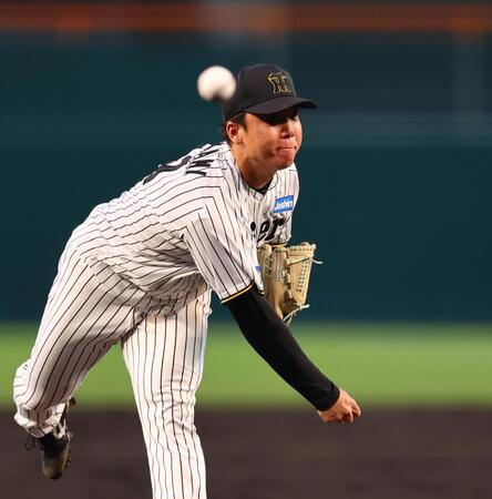 　先発し力投する村上（撮影・山口登）