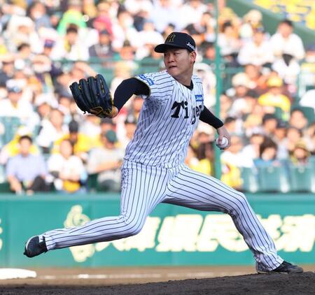 　８回、力投する及川（撮影・山口登）