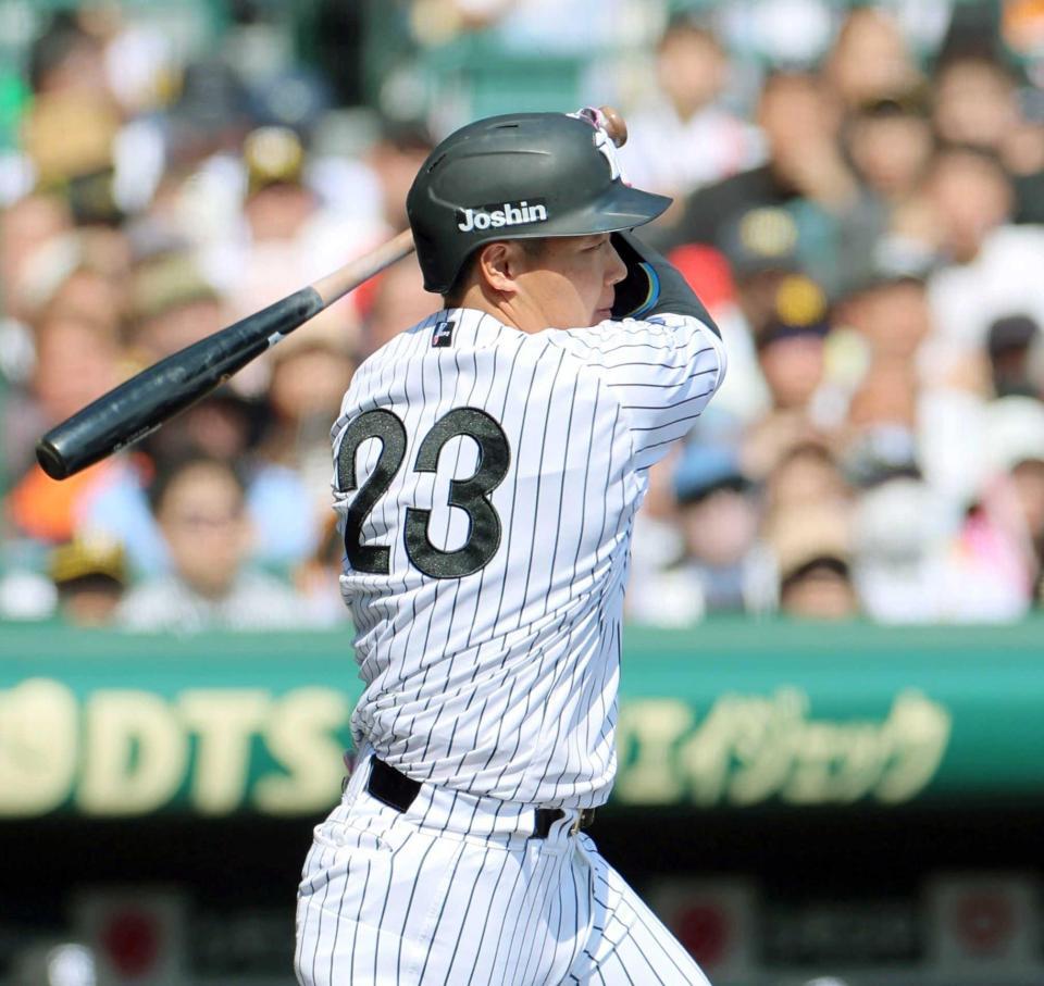 　１回、先制打を放つ大山